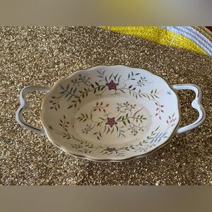 Rare vintage leaf pattern trinket dish by Brittannis collection HM the Queen